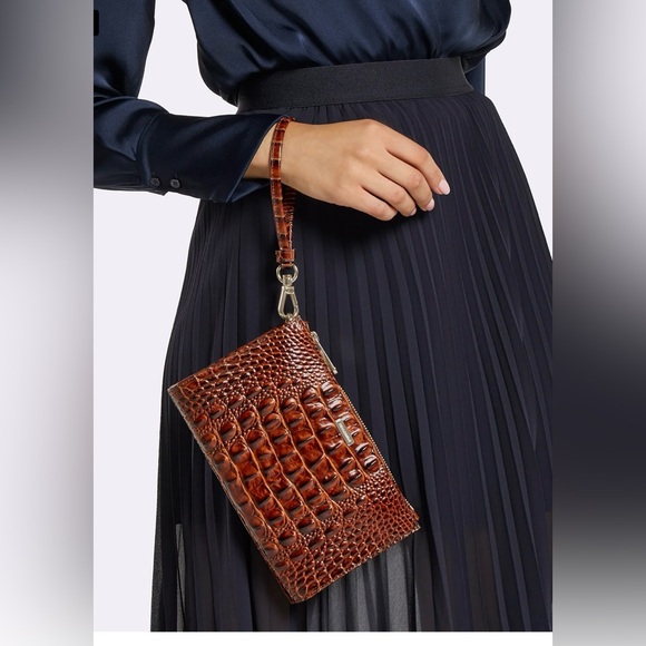 NWT Brahmin Daisy in GENTLE LAVENDER Clutch/Wristlet - Picture 14 of 14